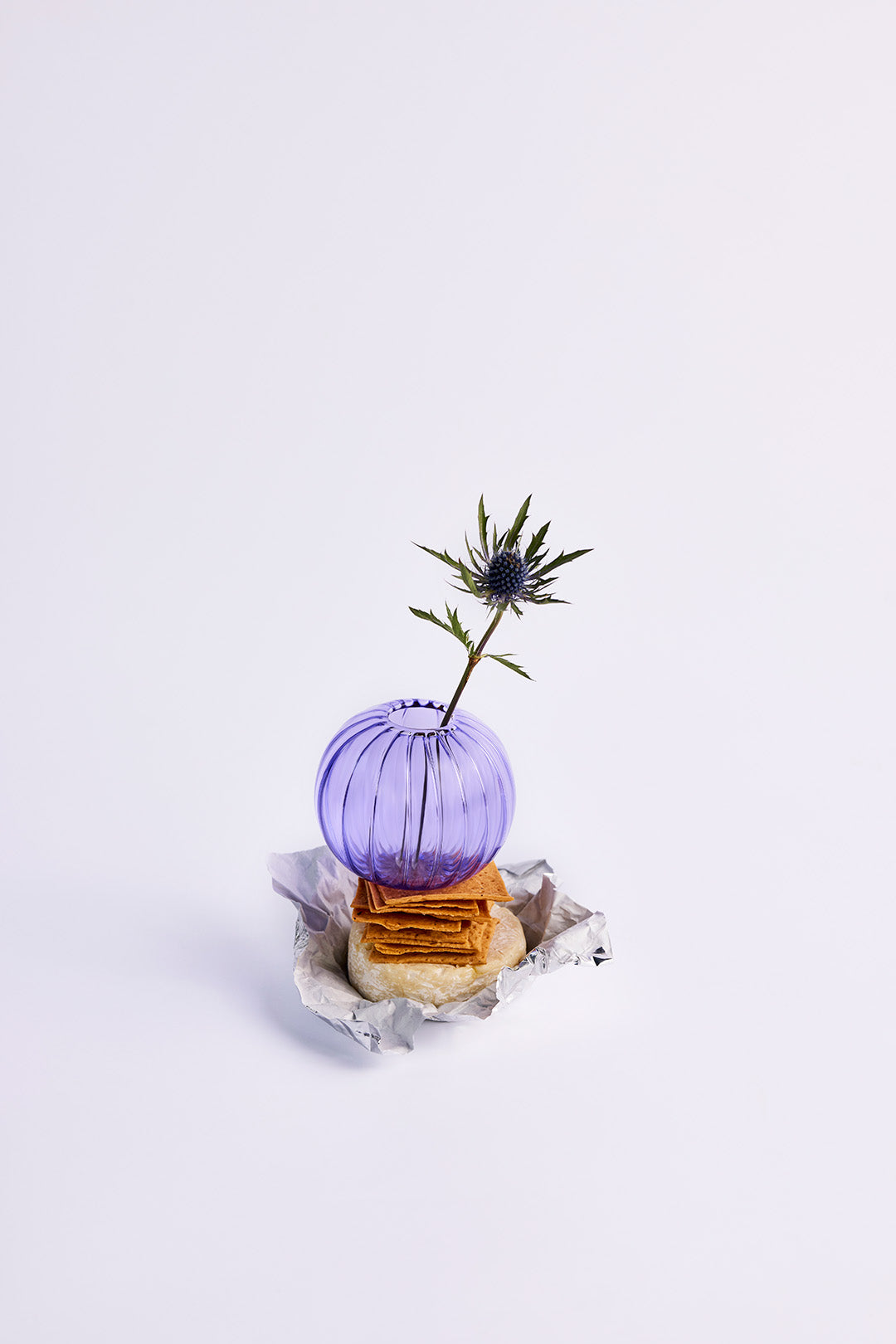 Everyday BloomLight vase for casual hosting